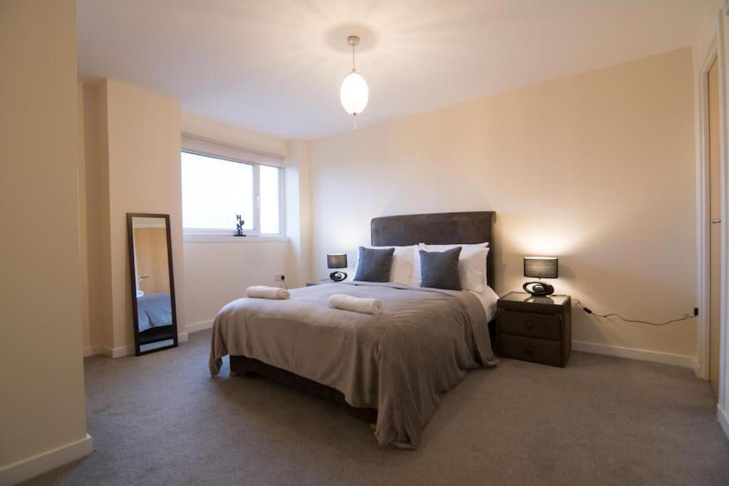 Апартаменти Executive 2 Bed 2 Bath - Free Parking Глазго Екстер'єр фото